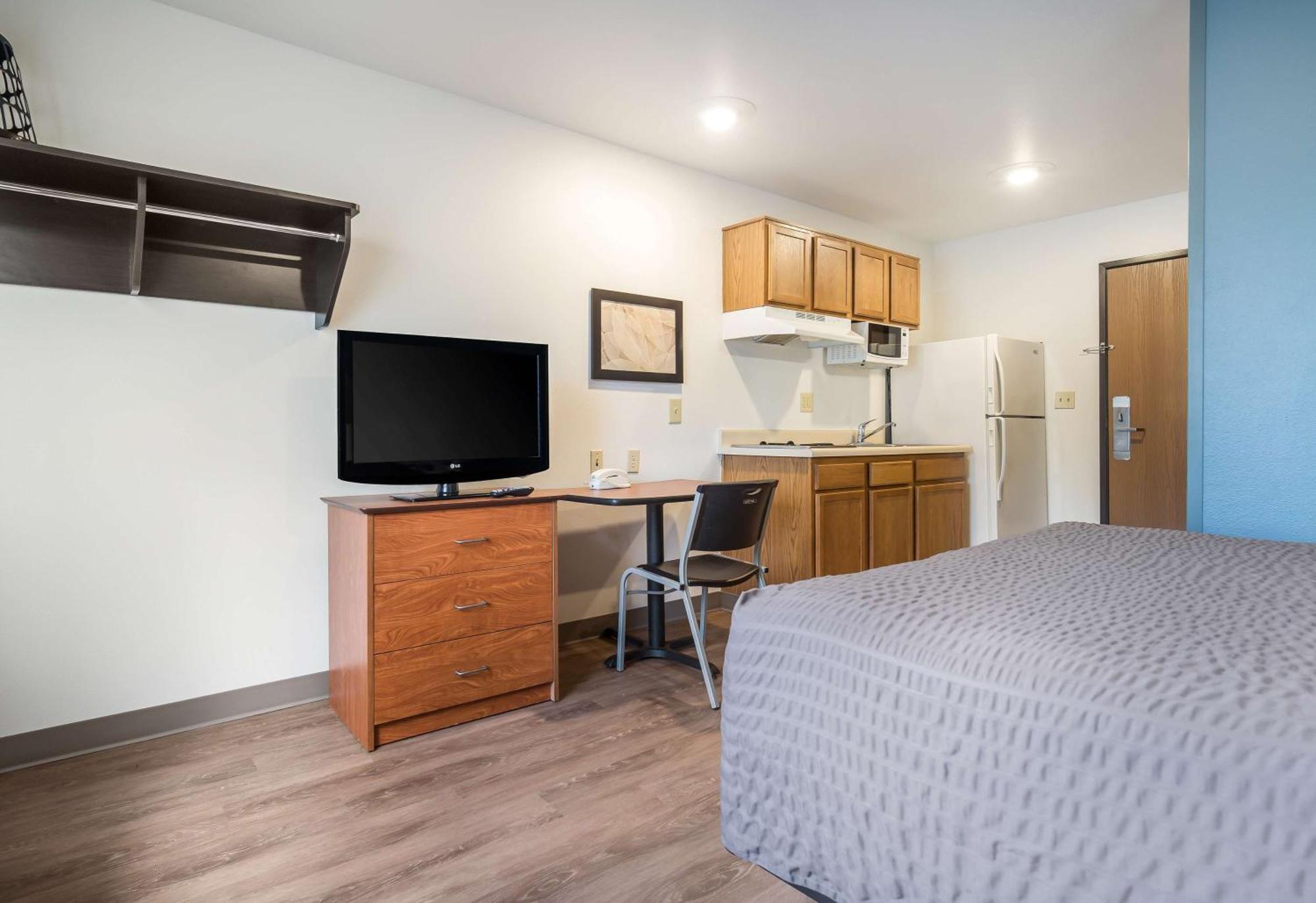 Extended Stay America Select Suites - Fort Myers Exterior photo