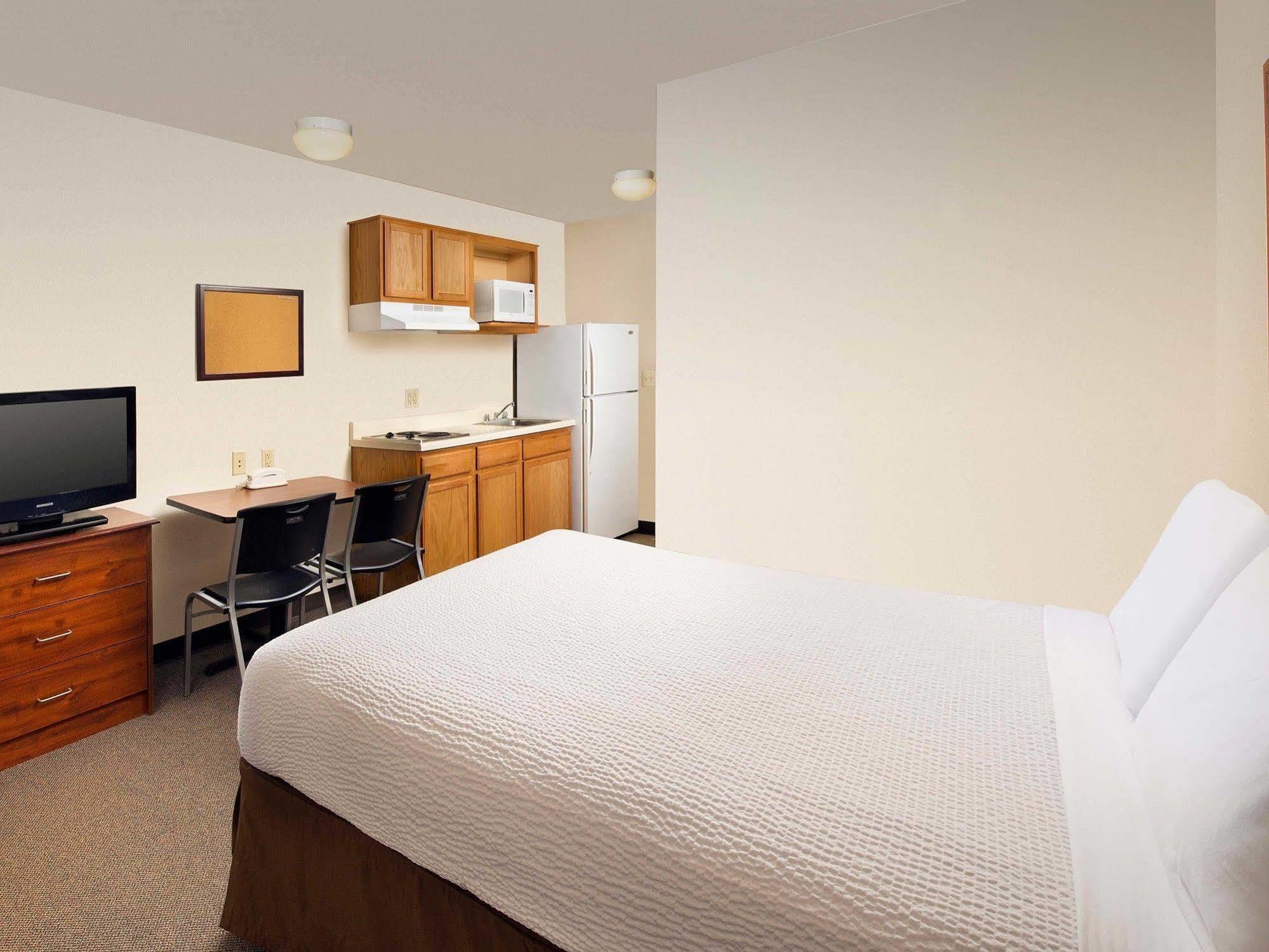 Extended Stay America Select Suites - Fort Myers Exterior photo